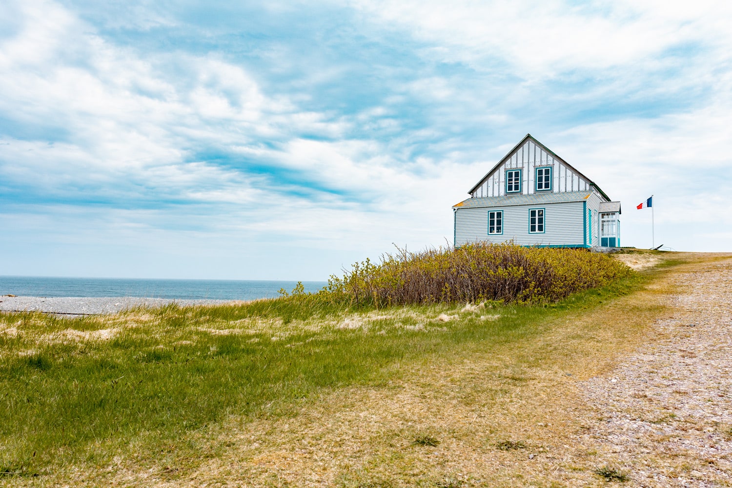 la mairie de l'ile aux marins saint pierre et miquelon voyage vacances