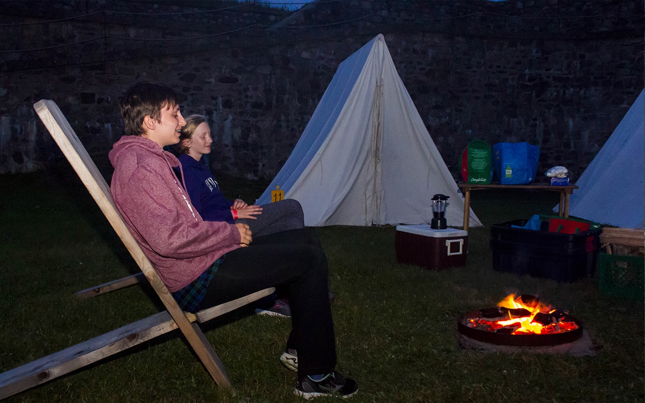 nuit sous la tente à la forteresse de Louisbourg