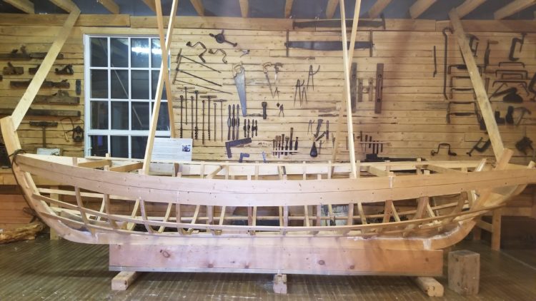 bateaux en bois