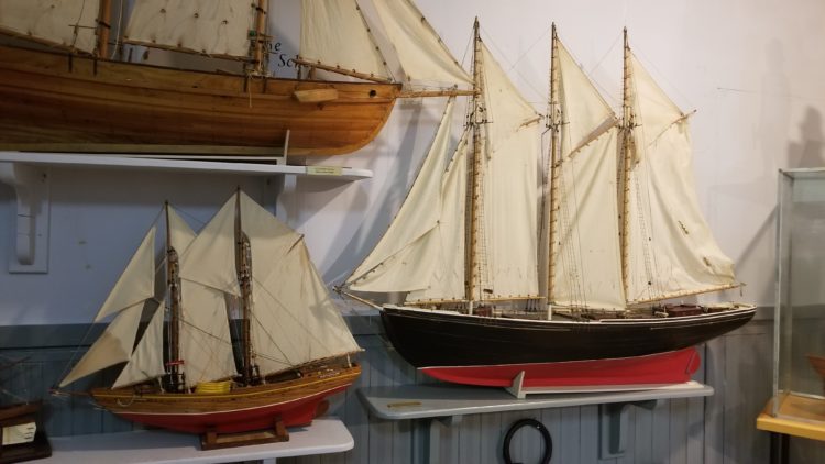 bateaux en bois
