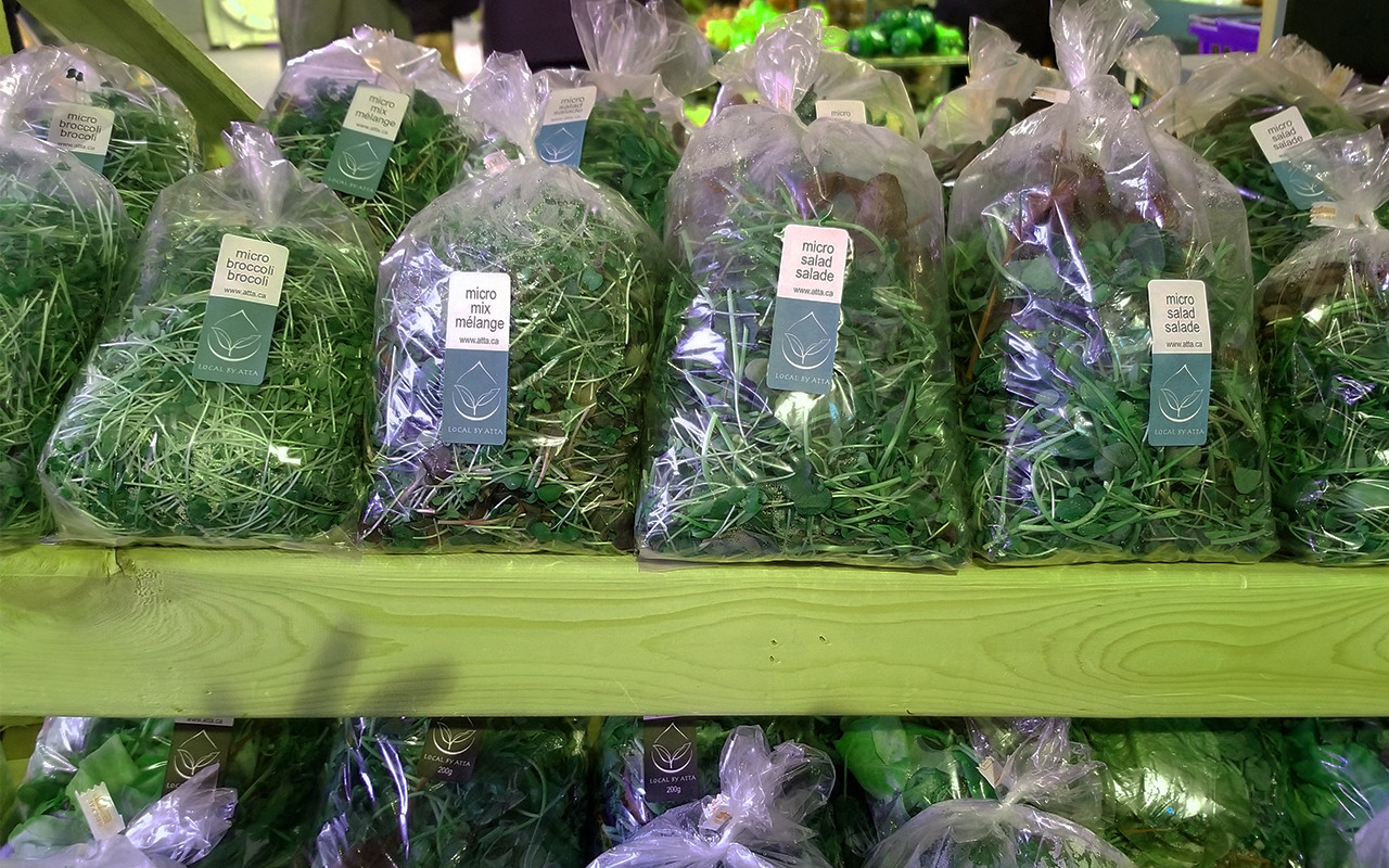 Marché fermier de Dieppe. Sachets de verdure